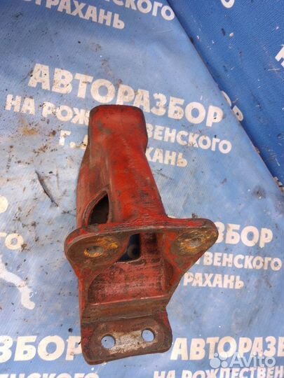 Крепление торсиона. Renault Magnum грузовой тягач