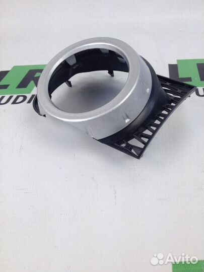 Рамка противотуманной фары RR 2010, левая