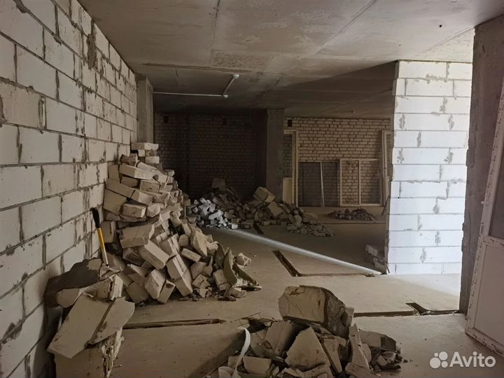 Демонтаж снос перегородок стен