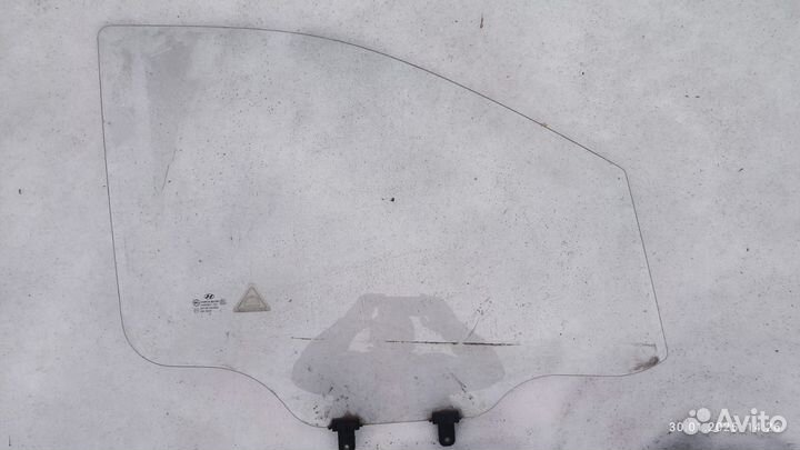 Стекла передних дверей на Hyundai Grand Starex