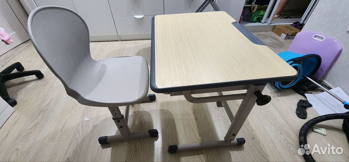 Детский стол и стул для школьника