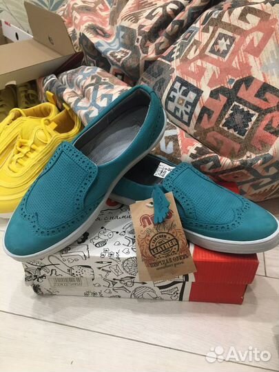 Кроссовки новые