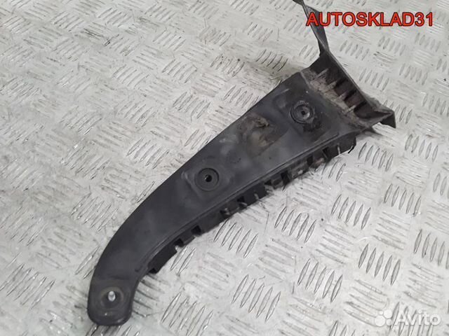 Направляющая заднего бампера правая Audi A6 C5