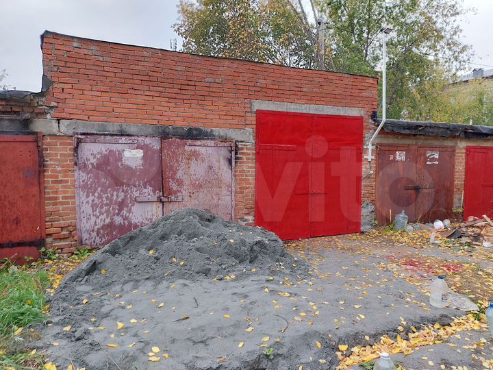 Гараж, > 30 м²