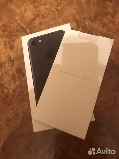 Коробка от iPhone 7
