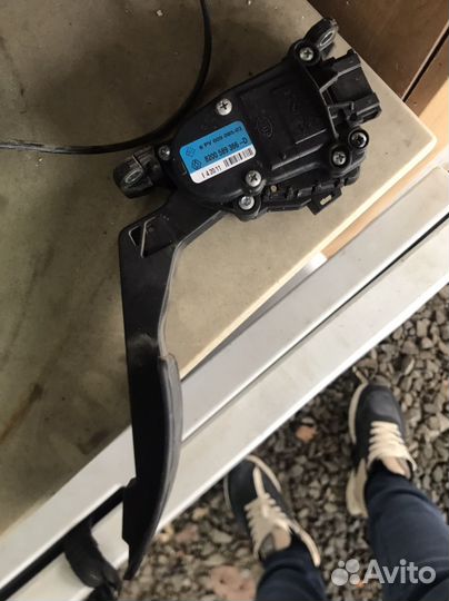 Электро педаль renault sandero 1 АКПП