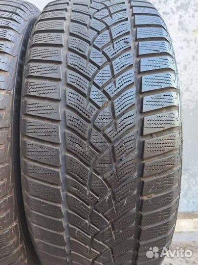 Goodyear UltraGrip Performance 225/50 R17 98V