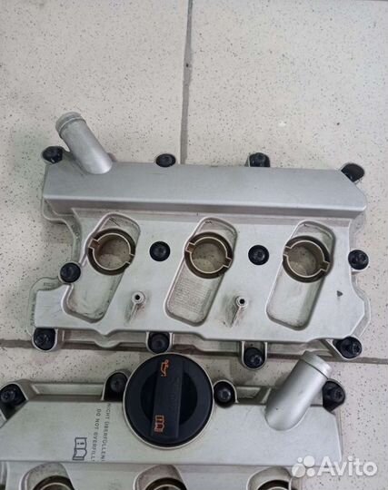 Клапанная крышка двигателя caja 3.0