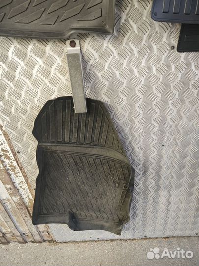 Автомобильные коврики резиновые для Jeacoo j7