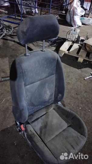 Водительское кресло Шкода Октавия тур