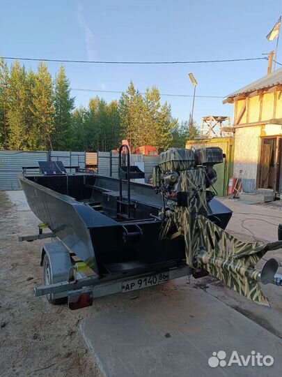 Лодка болотоход