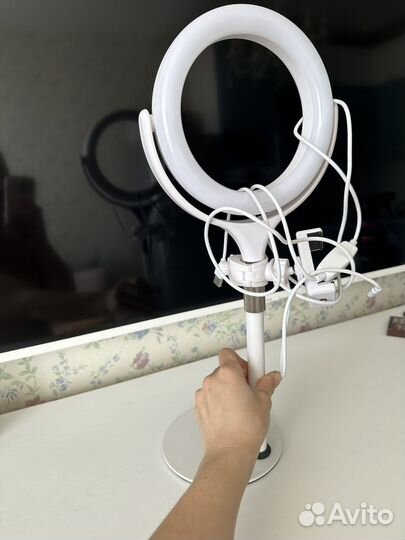 Кольцевая светодиодная лампа