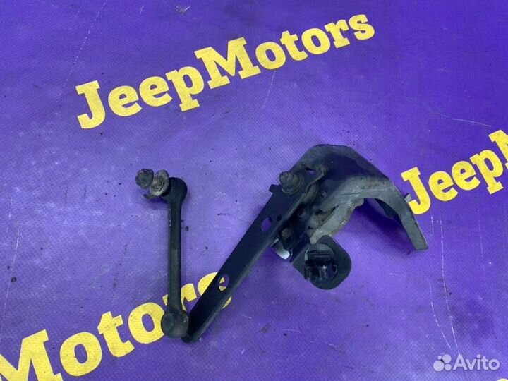 Датчик высоты дорожного просвета задний Toyota