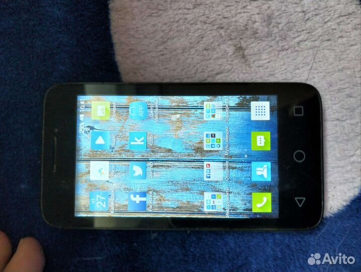 Телефон Alcatel one touch pixi 3 4