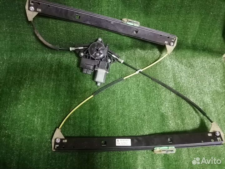 Стеклоподъемник передний правый Skoda Octavia A7