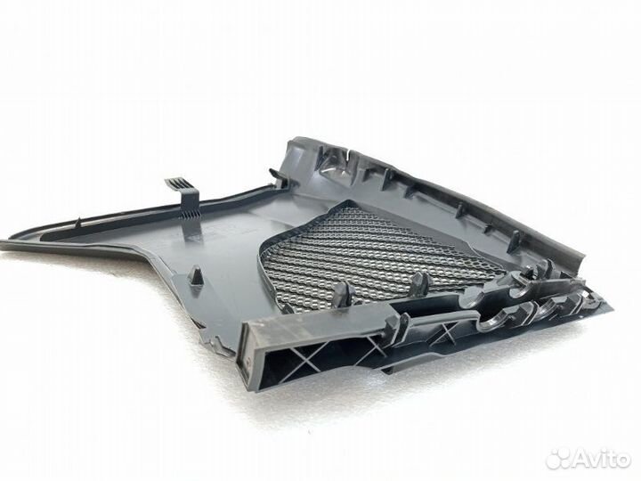 Жабо правое Mercedes-Benz E-Class S213 3.0D OM642