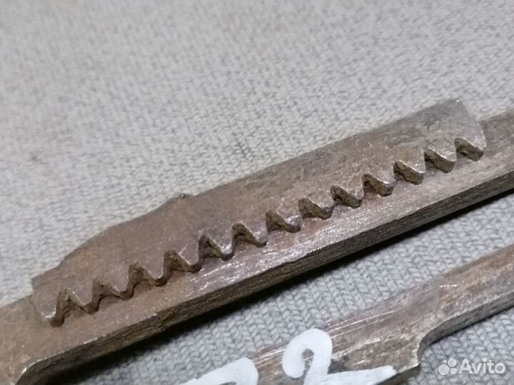 Кронштейн генератора VW Golf II 1983-1992