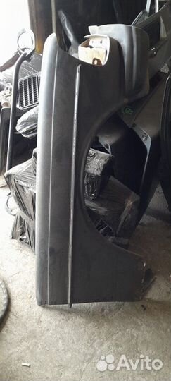 Крыло переднее правое Mercedes W123 седан OM617