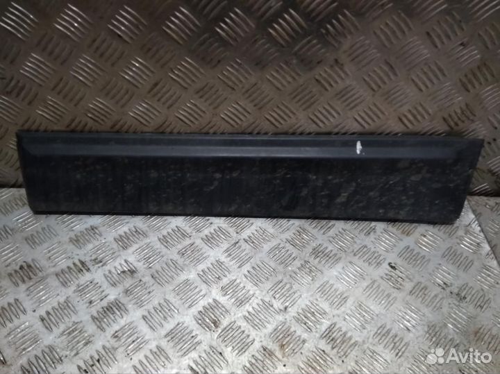 Молдинг двери Sorento (09) зад L б\у (арт. 877312P000)