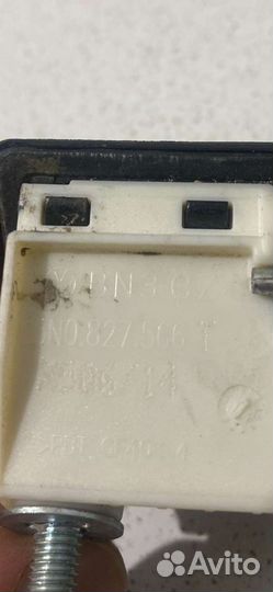 Кнопка открывания багажника VAG