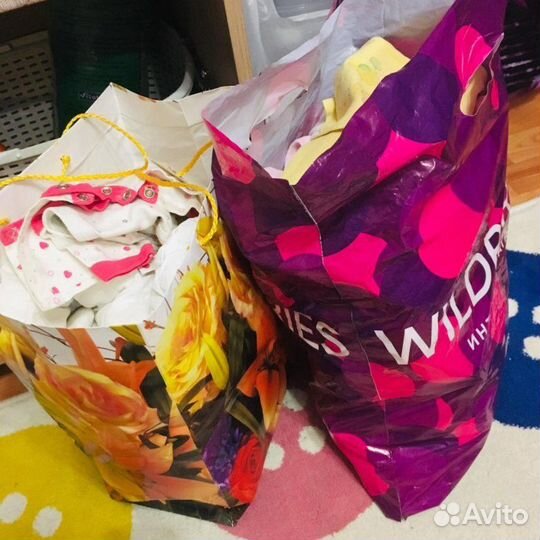 Отдам 5 пакетов одежды и обуви