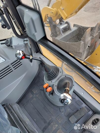 Экскаватор-погрузчик LGCM LGB88H, 2023