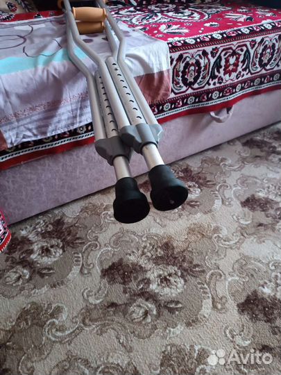 Костыли, трости, ходунки в прокат