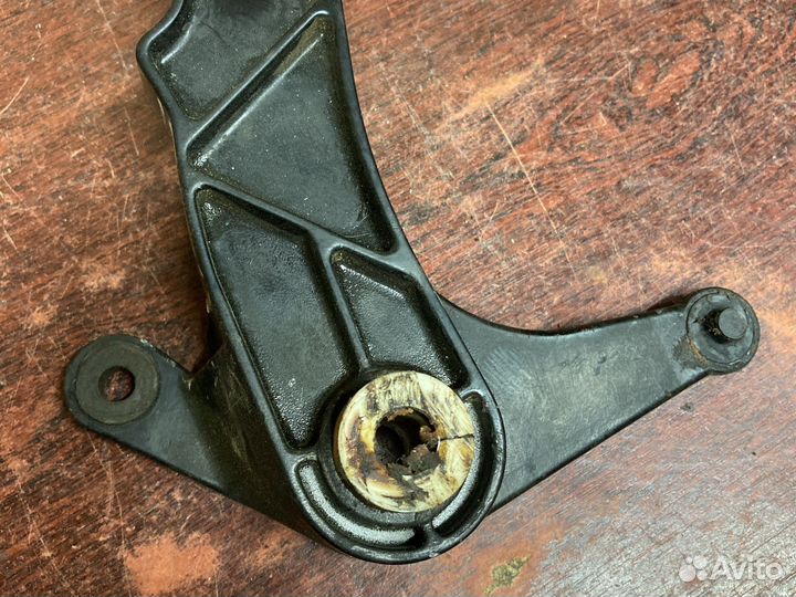 Педаль сцепления ауди 100 с4