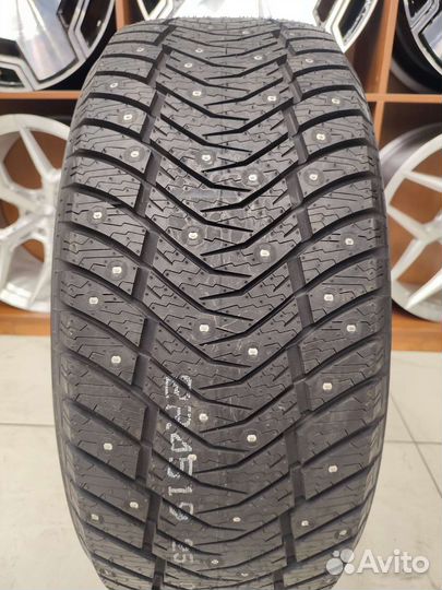 Yokohama Ice Guard IG65 285/45 R22 114T