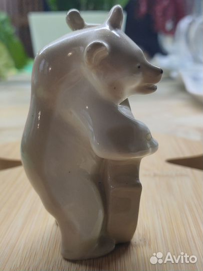 Статуэтка форфоровая Мишка с контрабасом