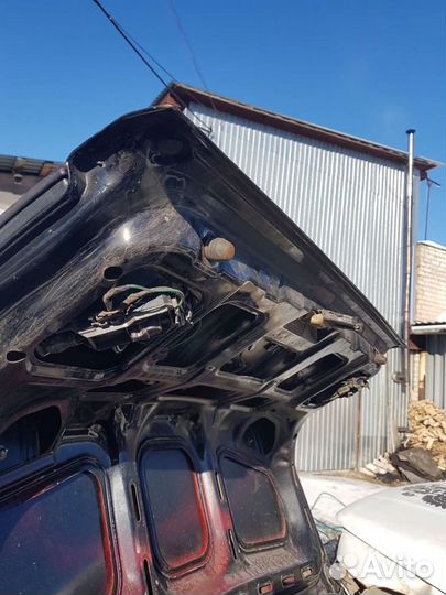 Крышка багажника со спойлером VW Vento