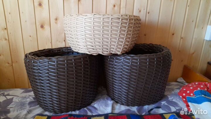 Кашпо из искусственного ротанга