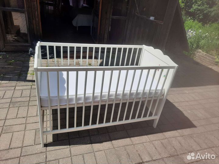 Детская кроватка 