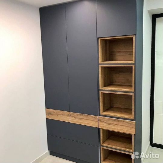 Шкаф с зеркалом