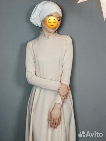 Платье на никах