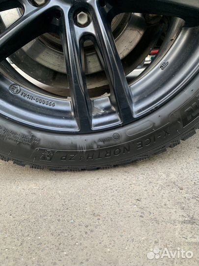 Michelin X-Ice North 4 225/50 R17 98H