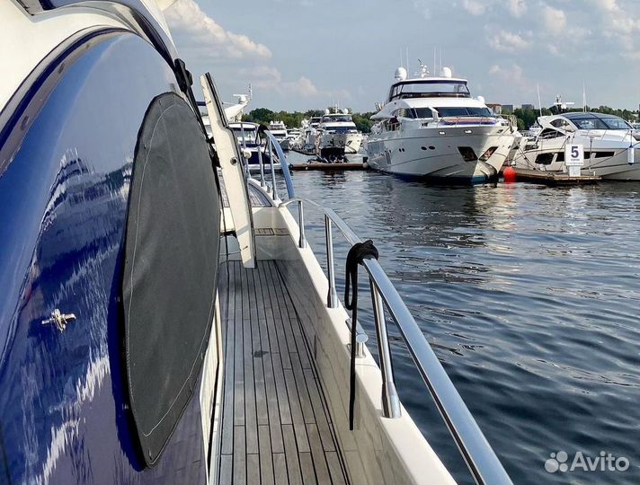 Аренда яхты с капитаном Москва