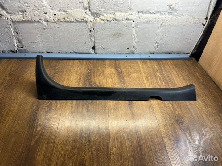 Накладка на порог салона передняя правая Nissan