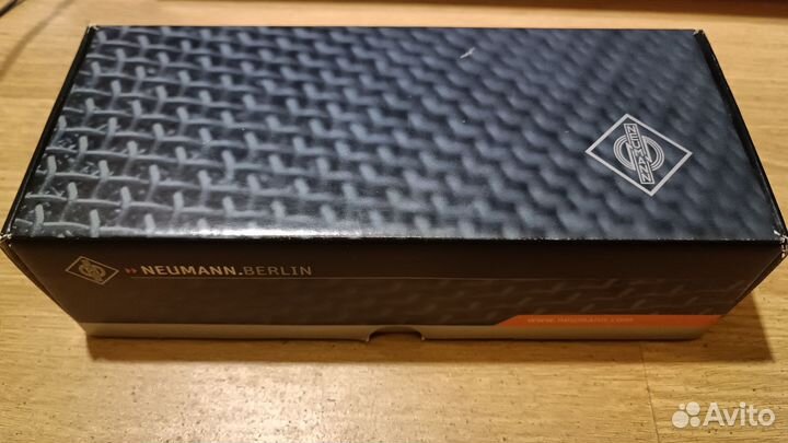 Студийный микрофон Neumann TLM 102