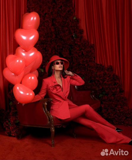 Роскошный классический костюм