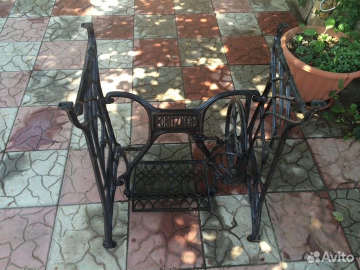 Станина от старинной швейной машинки gritzner