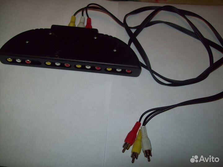 Коммутатор видео И аудио на 4 входа и шнуры