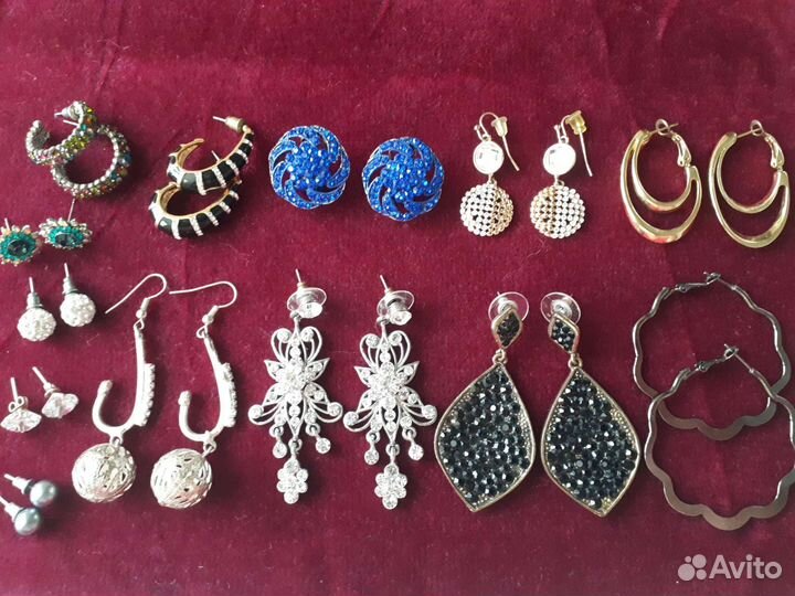 Серьги, колье, браслеты