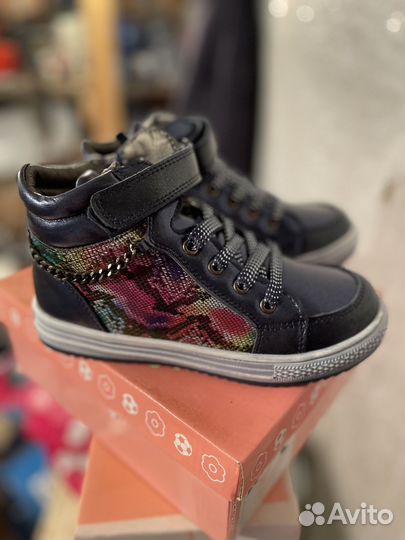 Ботинки демисезонные новые