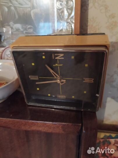 Часы настенные настольные СССР