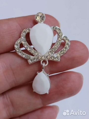 Подвеска, брошка