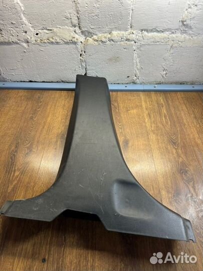 Передняя стойка кузова левая Nissan Primera P 12