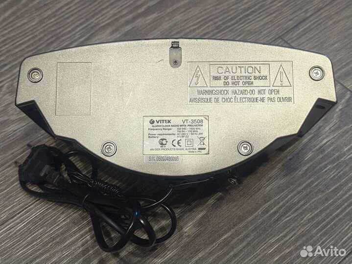 Радиочасы Vitek VT-3508