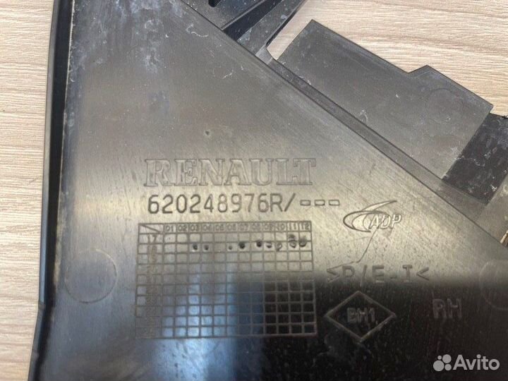 Пыльник бампера передний правый Renault Logan