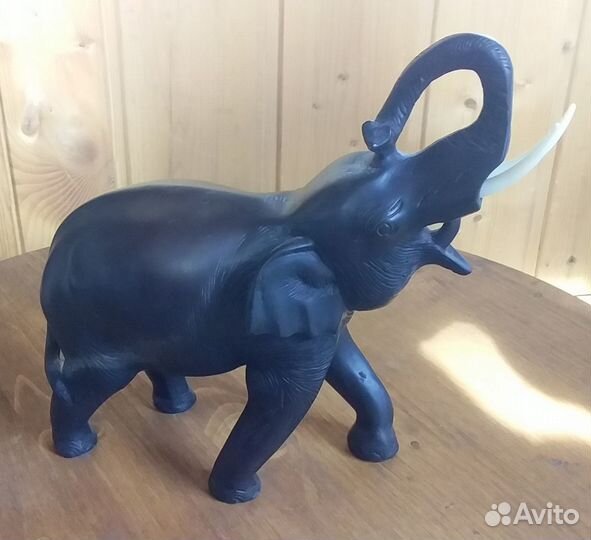 Фигурка слон